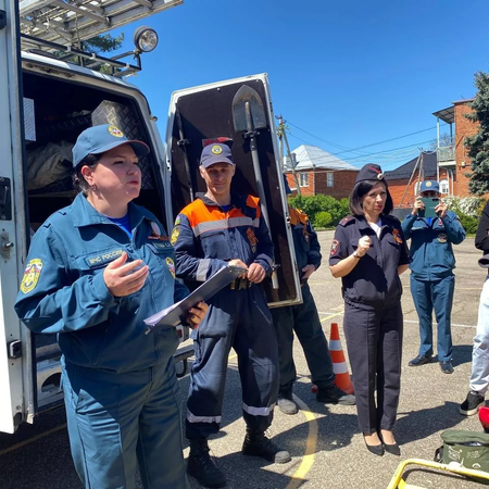 ​Профилактическое мероприятие по БДД провели для студентов Апшеронского лесхоз-техникума.