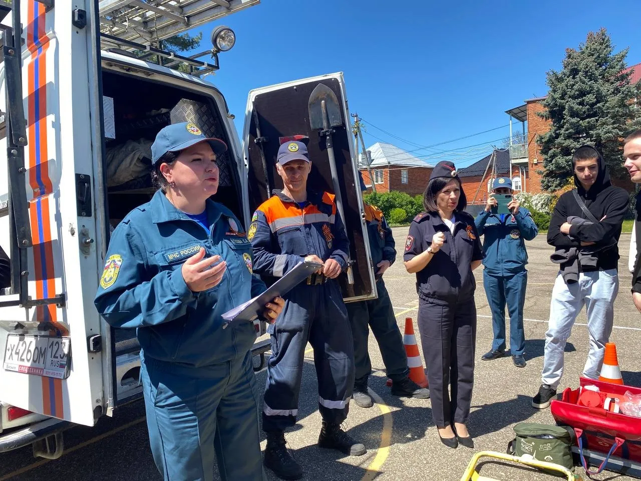 ​Профилактическое мероприятие по БДД провели для студентов Апшеронского лесхоз-техникума.