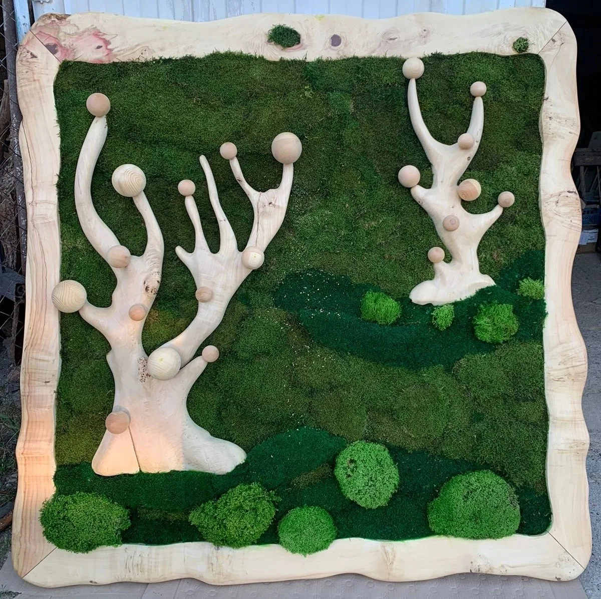 ​ Панно из мха и дерева от мастера: символ связи человека с природой