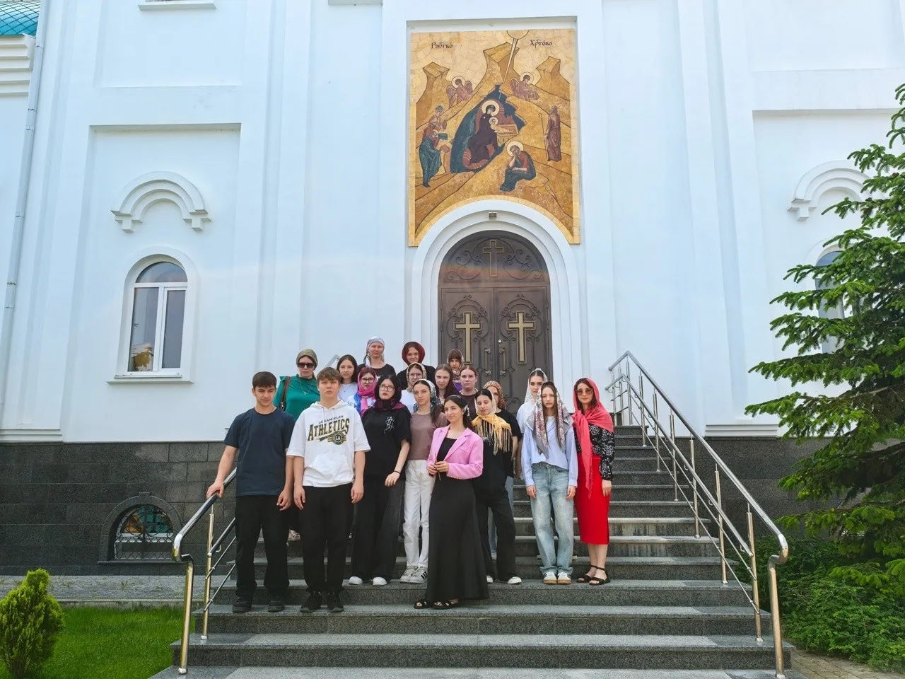 ​Православная традиция глазами молодежи: экскурсия в монастырь накануне Троицы